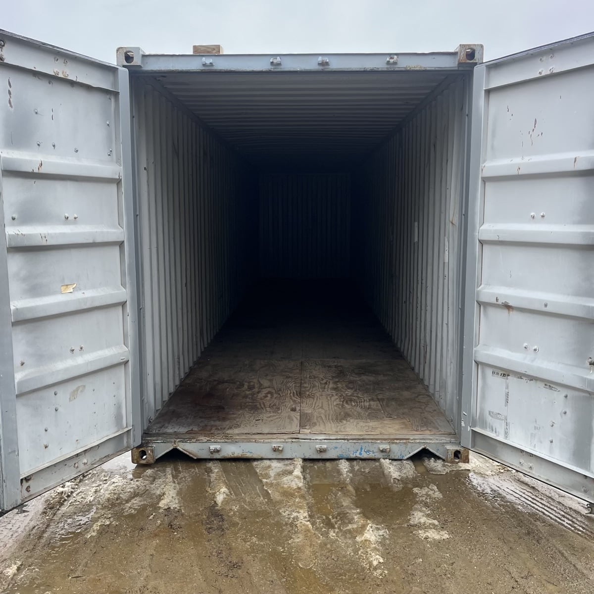 C40-1367 40′ High Cube ($3300)